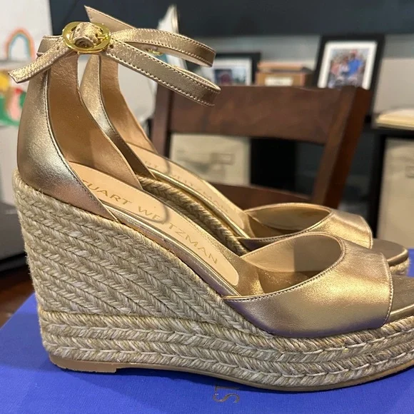 Stuart Weitzman Nudist Curve Espadrille Metallic Gold Wedge Sandals - Picture 9 of 9